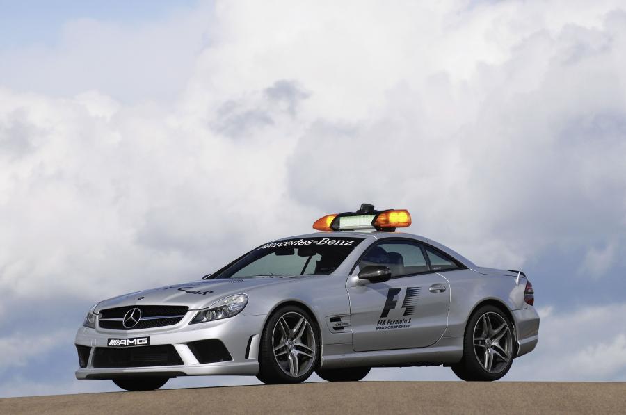  Mercedes-Benz SL63 AMG F1 Safety Car 2009 года  (фото 29 из 33)